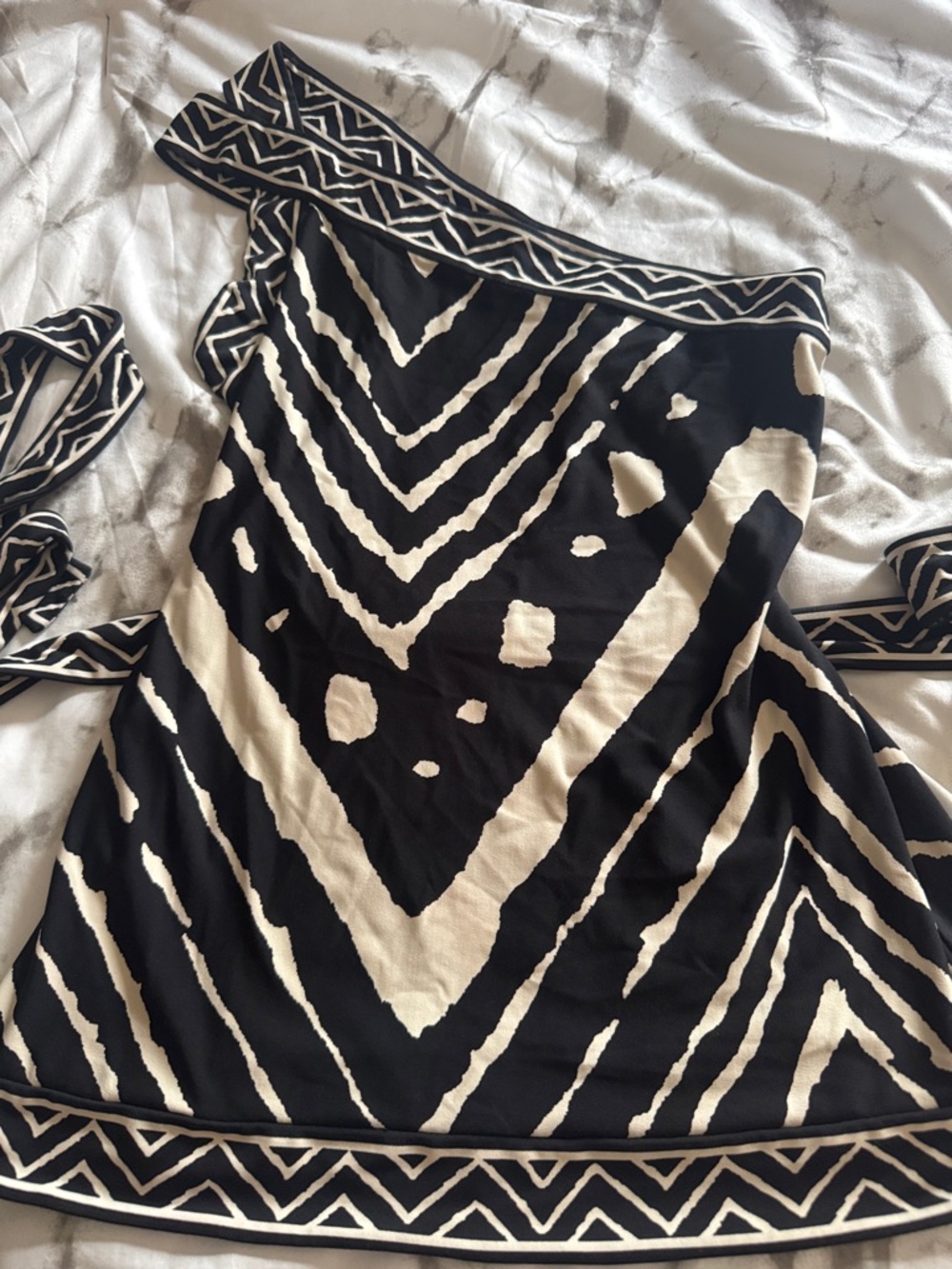 BCBGMaxAzria Black and Cream Geometric Strapless Dress